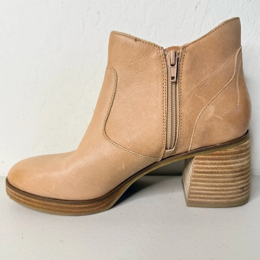 New Lucky Brand Quinlee Dusty SnAnd Stacked Heel Ankle Bootie Size 8